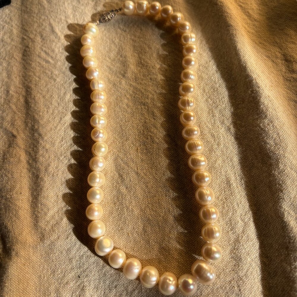 Genuine cultured pearl necklace 16"